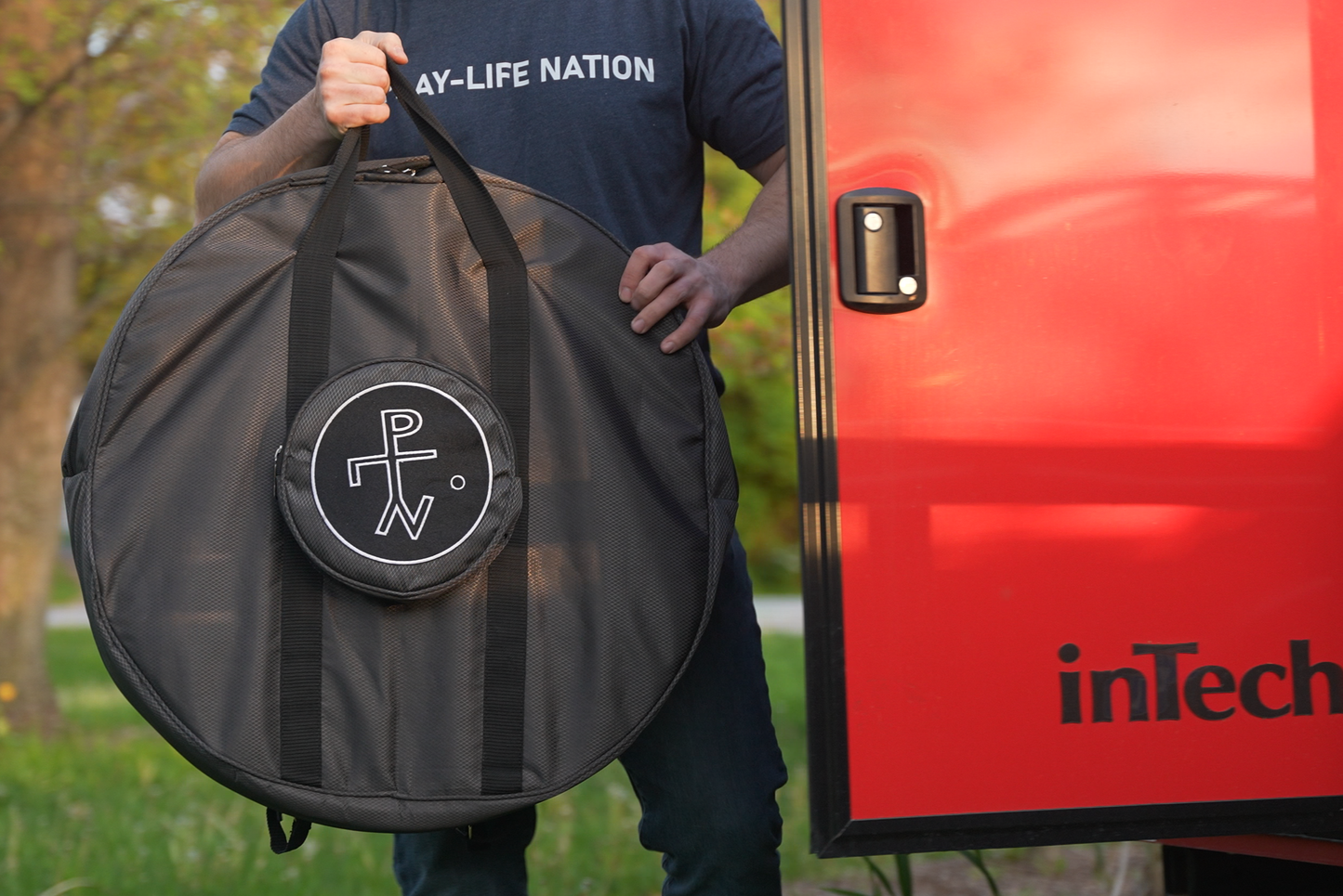 Revel Round Carry Case